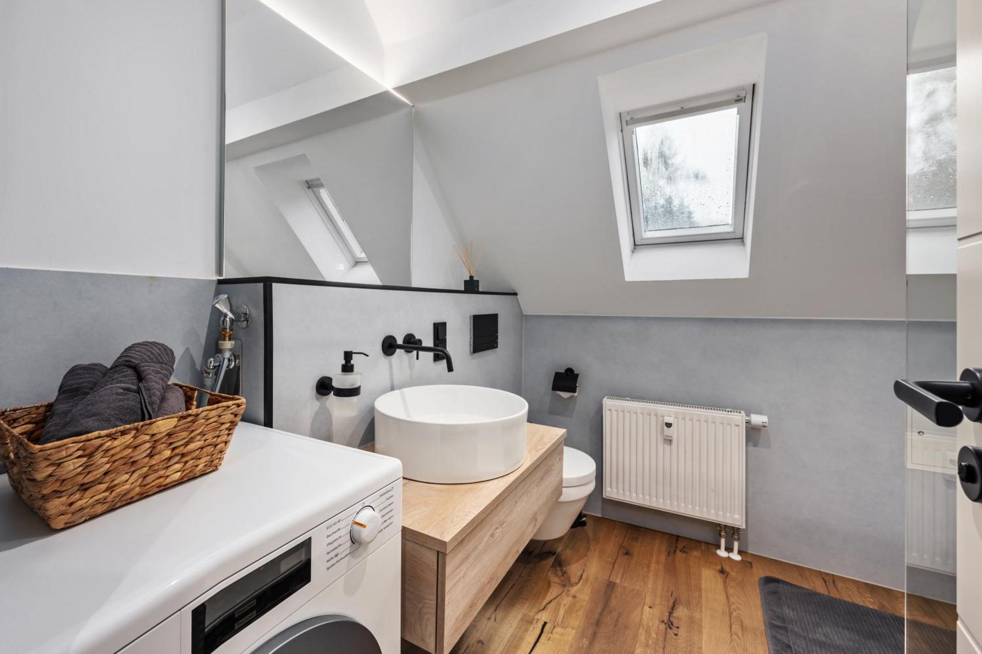 Edler Wohnraum Modernes Vorstadtstudio Mit Emma-Bett, Garten & Kaffeevollautomat Zwickau Bagian luar foto
