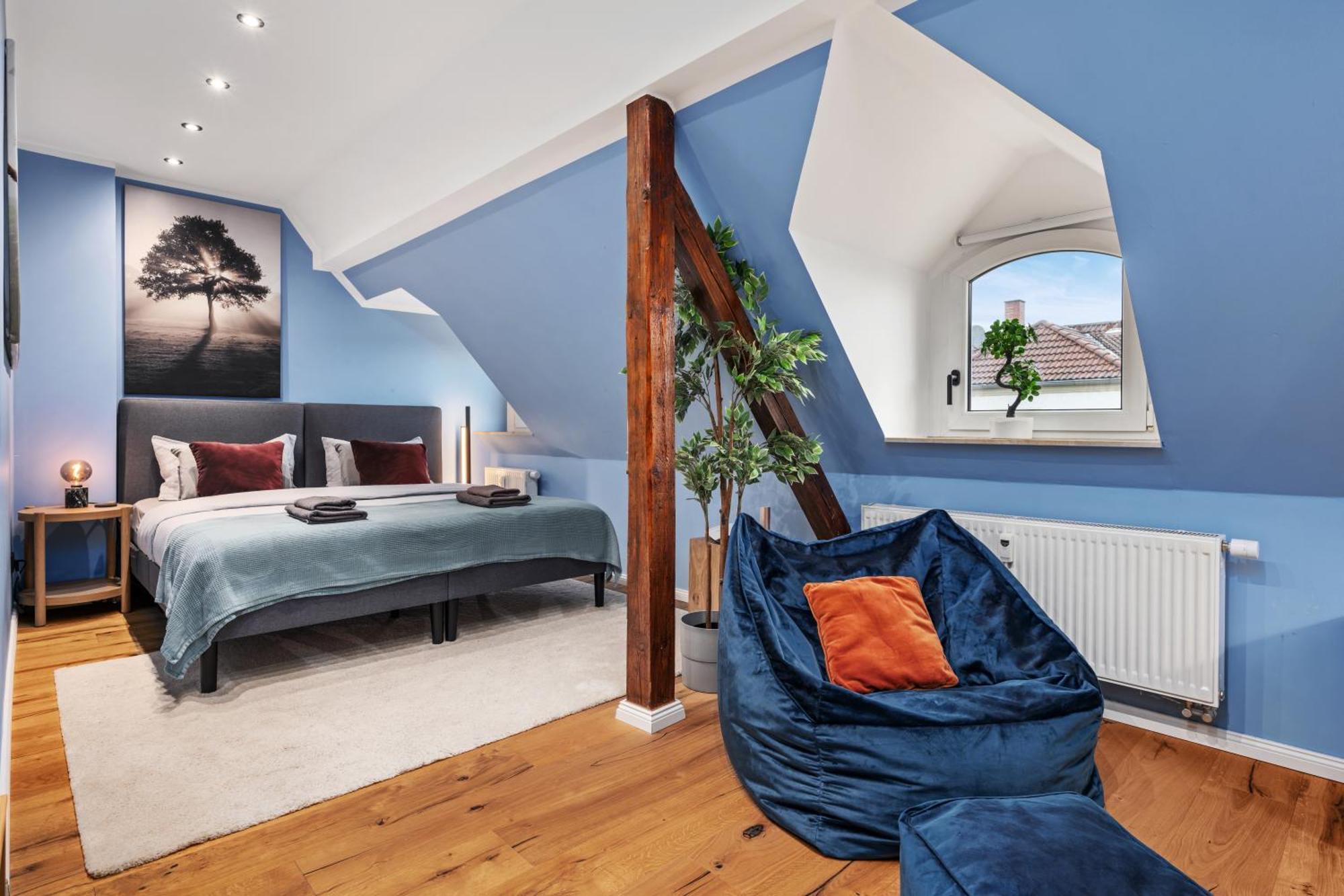 Edler Wohnraum Modernes Vorstadtstudio Mit Emma-Bett, Garten & Kaffeevollautomat Zwickau Bagian luar foto